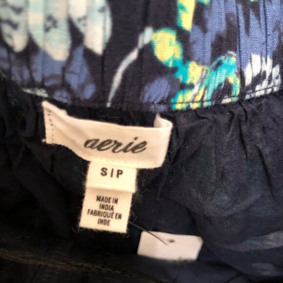 Aerie Floral Ruffled Shorts Size Small Lightweight Cotton Blend Blue‎ Green NWT - Picture 3 of 7